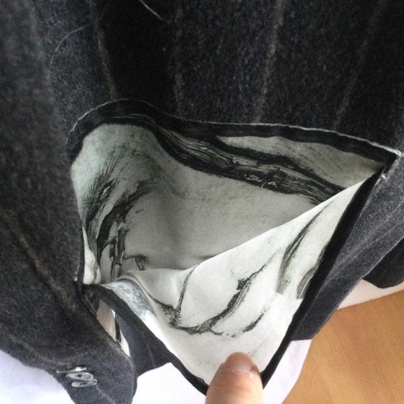 Rui Unique Medium Gray Long Vest Artsy Cool Pockets Pinstripe - Picture 8 of 15